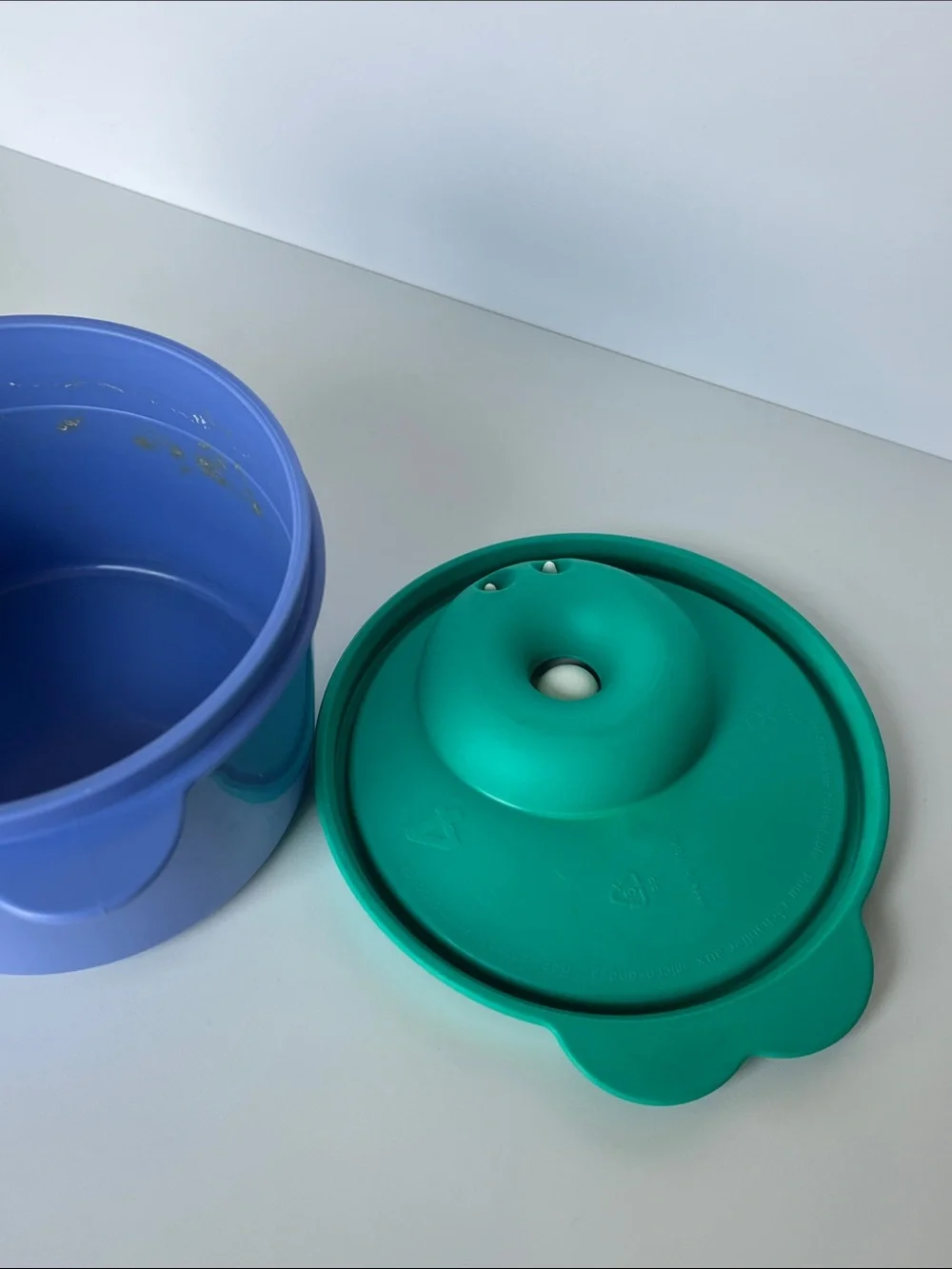 Tupperware Blue Cup with Green Lid and Handle